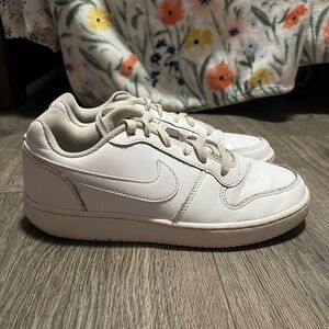 Nike Airforce- White Leather Sneakers